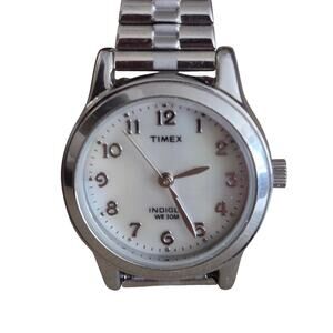 Vintage Women’s Timex Watch Metal Bracelet Analog New Battery Indiglo MOP‎ dial